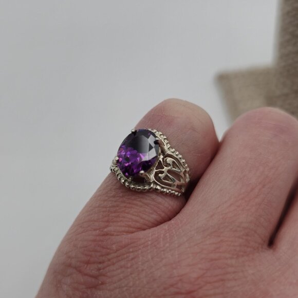 Size 5.25 Sterling Silver Fancy Purple Cubic Zirconia Petite Ring A3224 - Picture 5 of 9